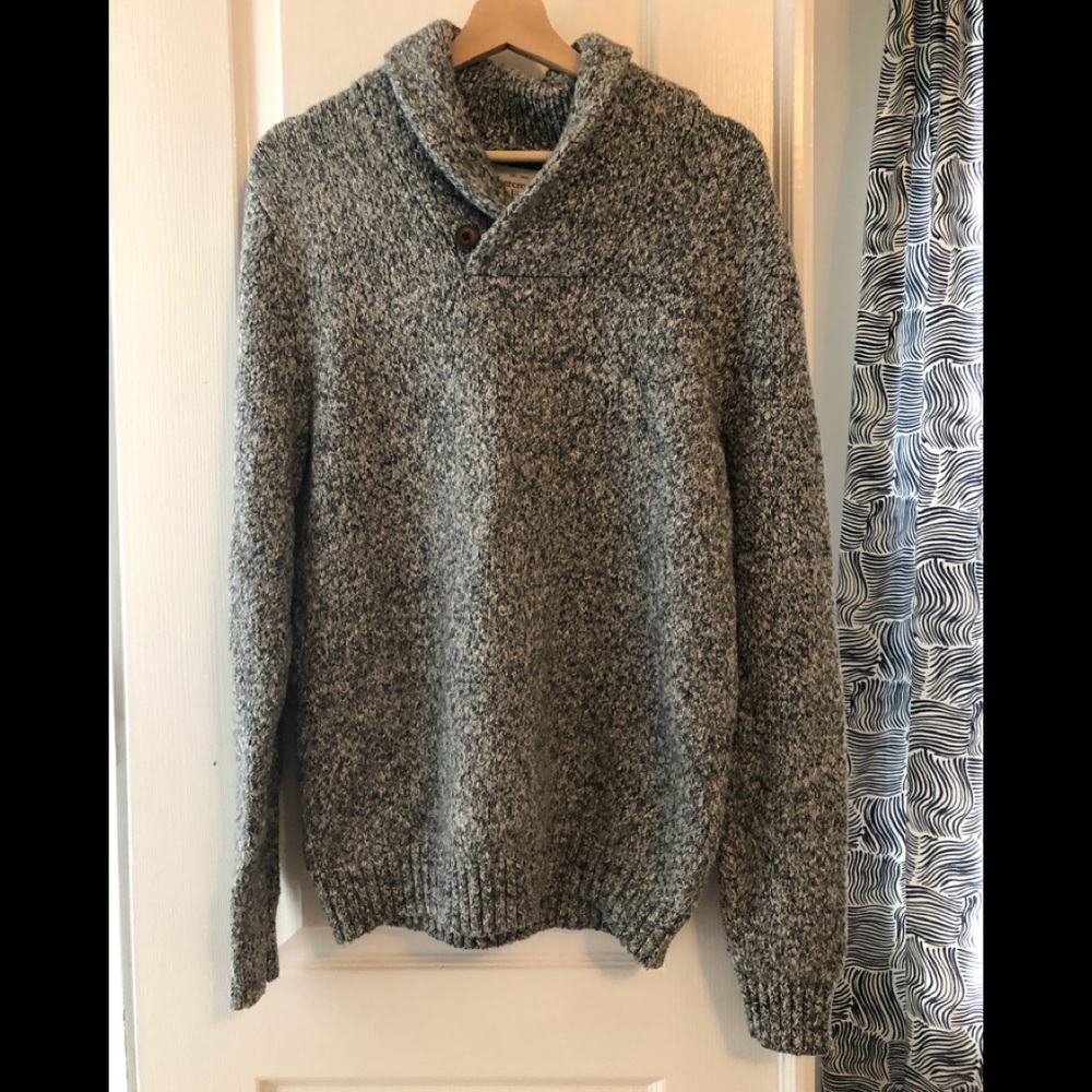 A&F Men’s sweater
